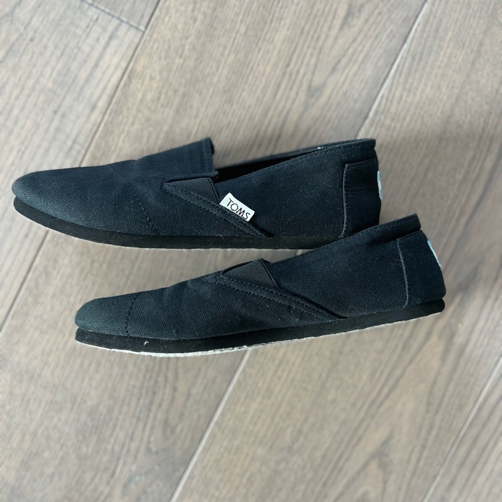 TOMS Women’s Black Canvas Slip-On Loafers